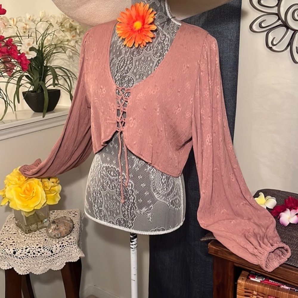 “Anna-Bella Designs” DUSTY ROSE BoHo-Style Crop Top with Long Balloon Sl…